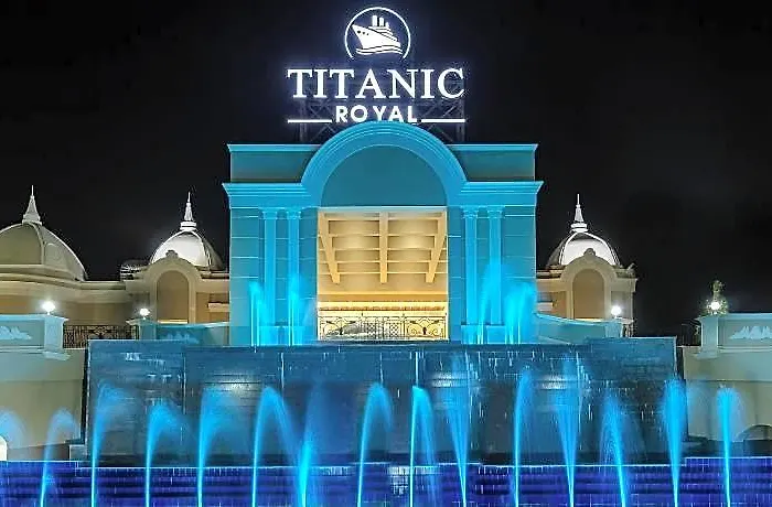 Titanic Royal 洪加達