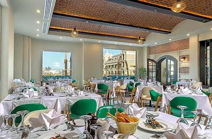 酒店 Titanic Royal 洪加達