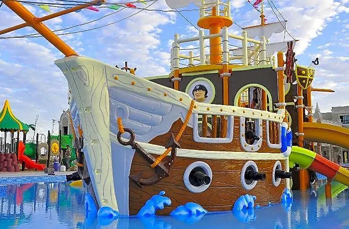 酒店 Titanic Royal 洪加達